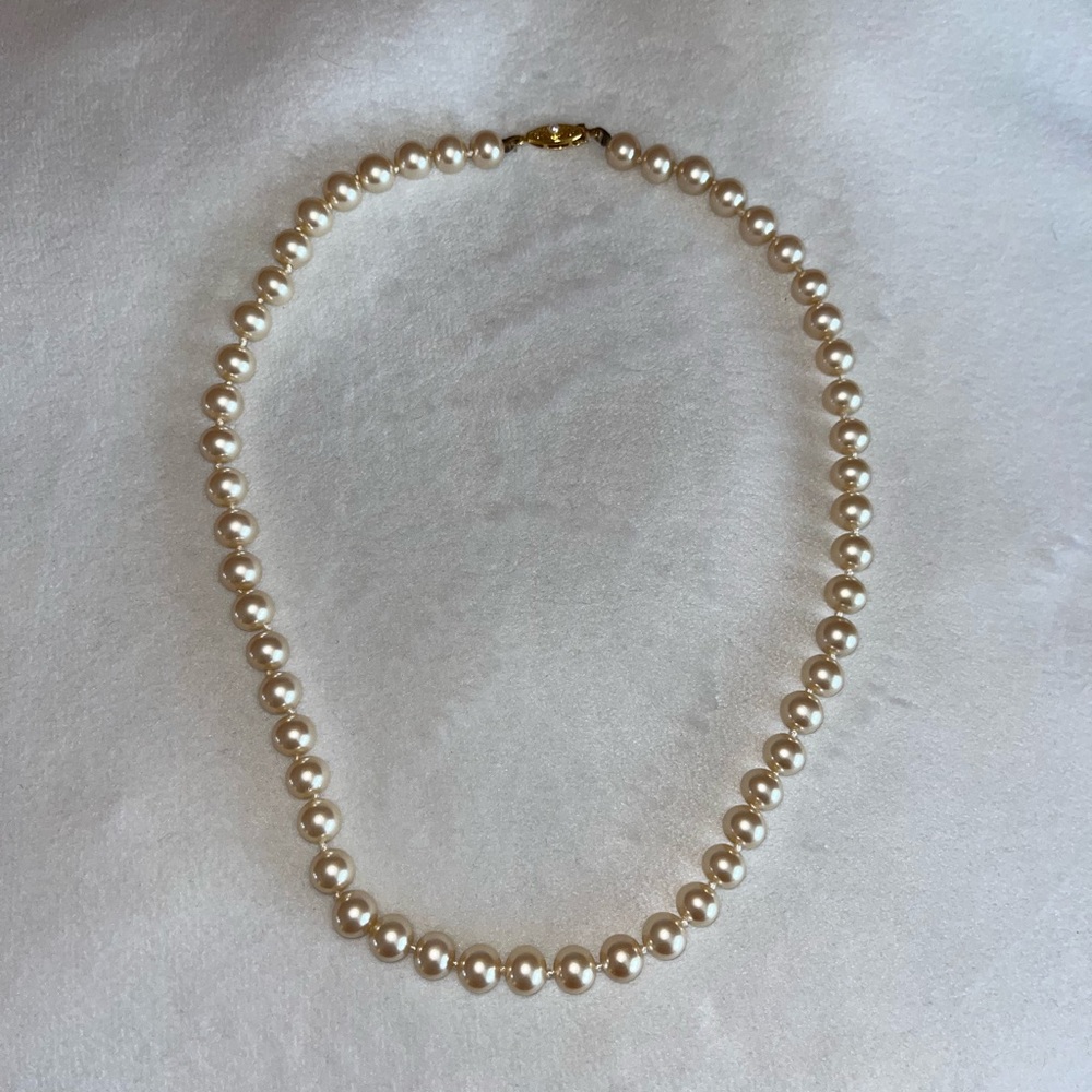 Pearl necklace